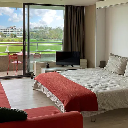 Royal Ascot S2 Ref 8 דירה